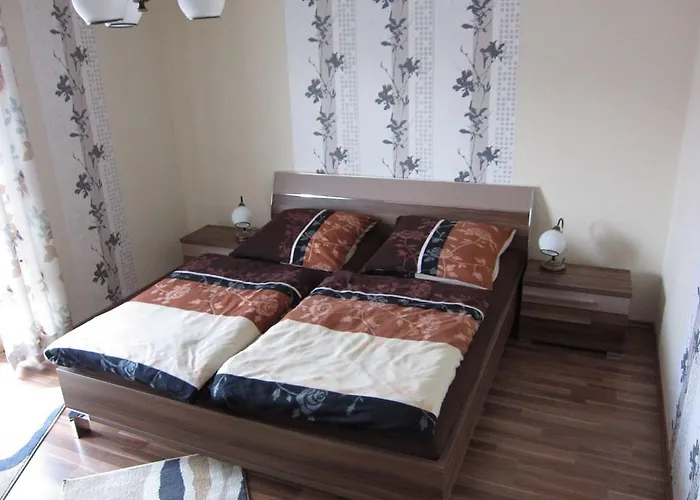 Fanny Apartment Lam